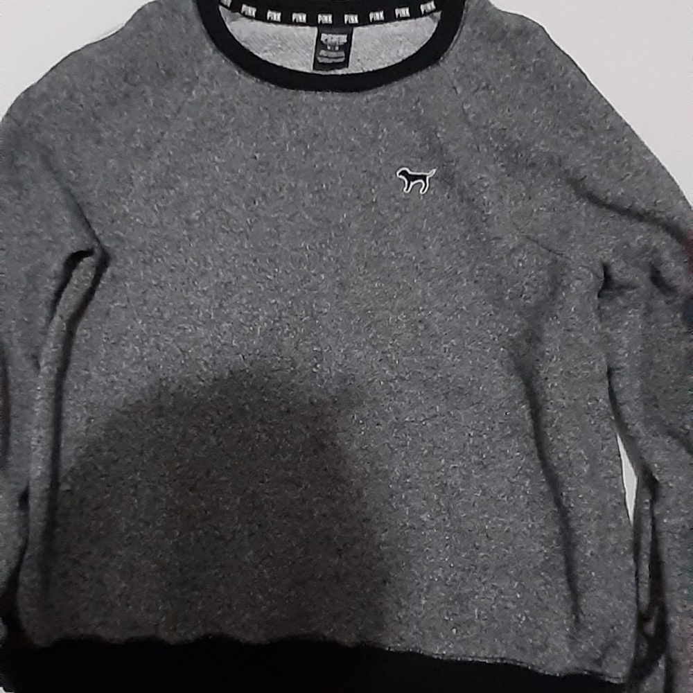 A sweatshirt